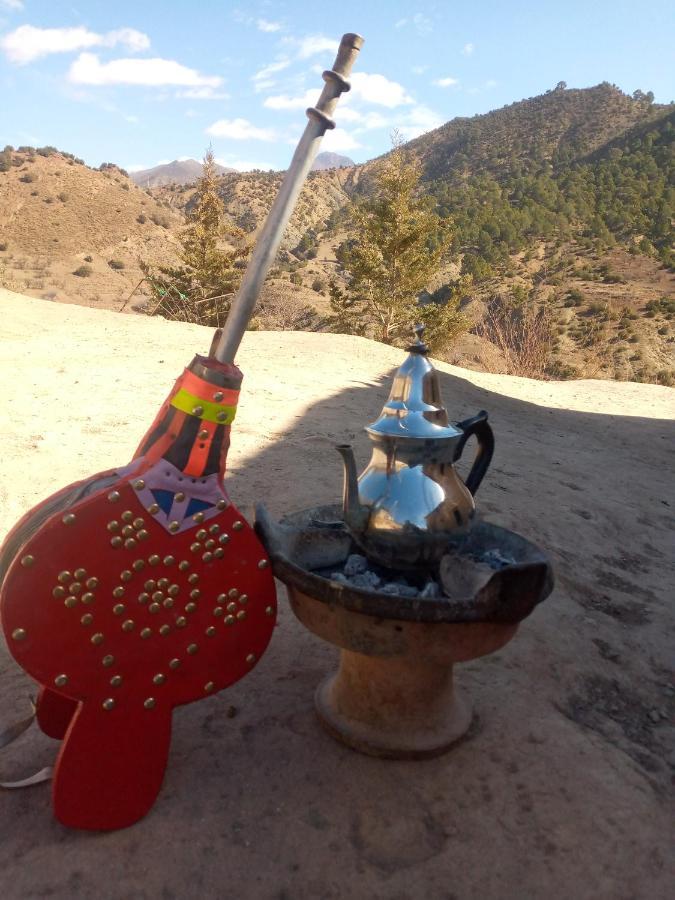 Auberge Restaurant Les Coquelicots Ait Tamlil Buitenkant foto